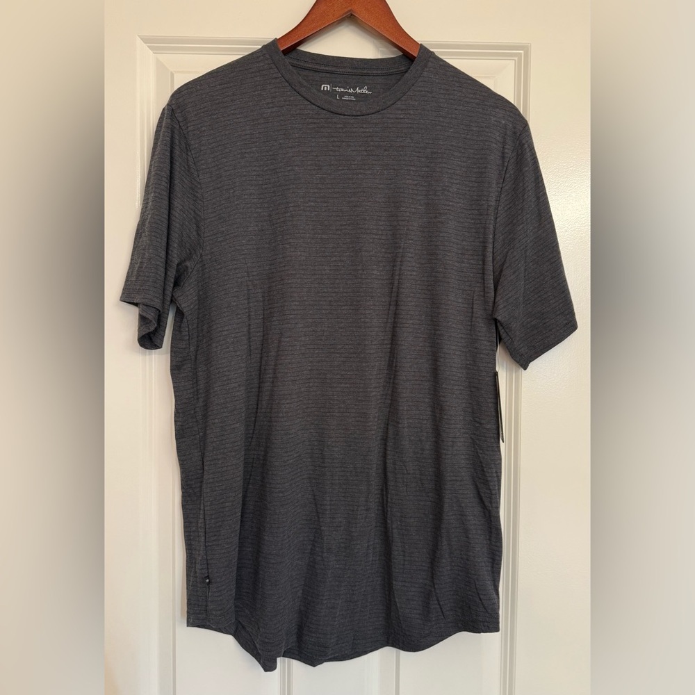 NWT Travis Matthew lightweight T Shirt Gray with black Size Large